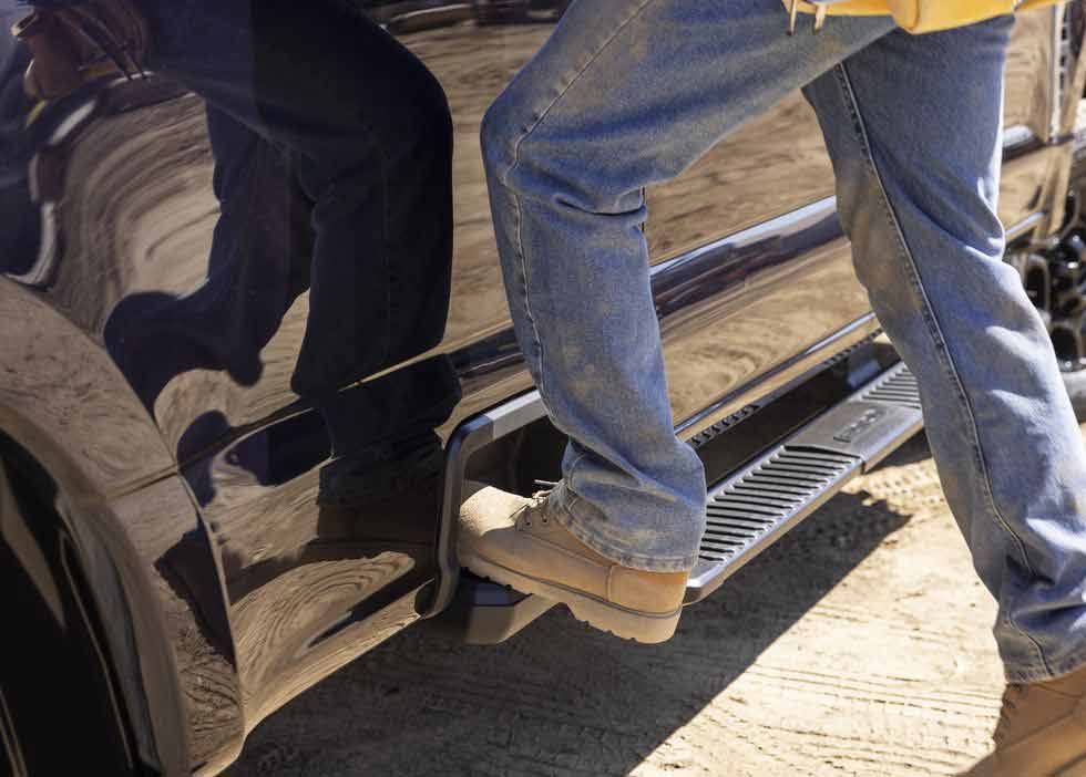 2023 Super Duty Bed Step