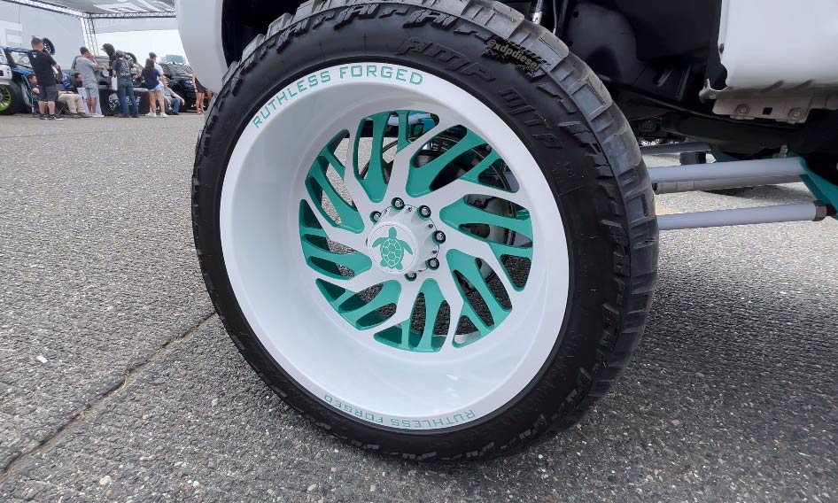 Jaybee's Journey wheel and tire setup