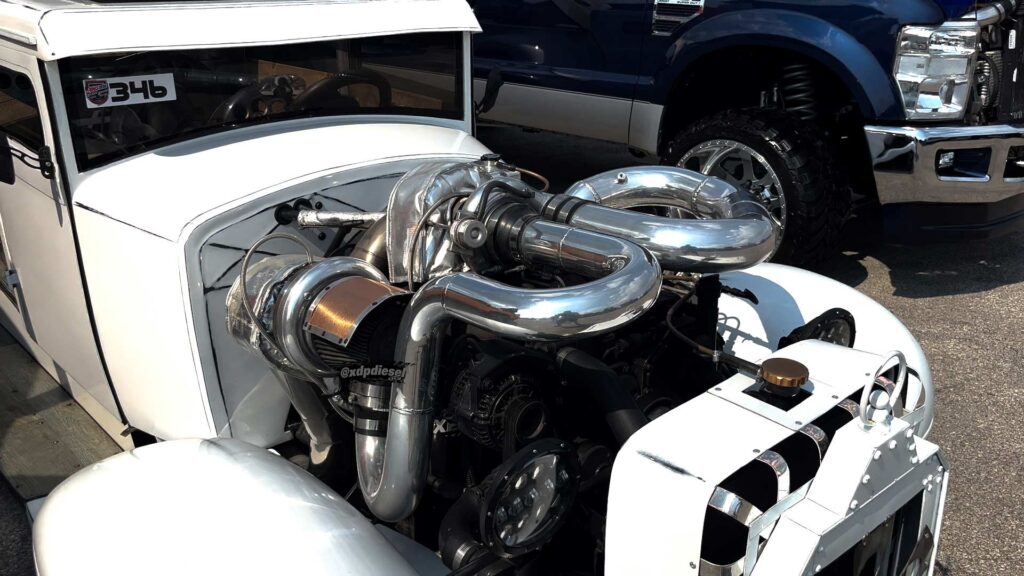 Custom 31 Dodge engine