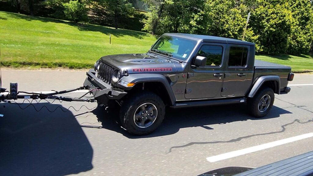 2023 Jeep Gladiator flat towing